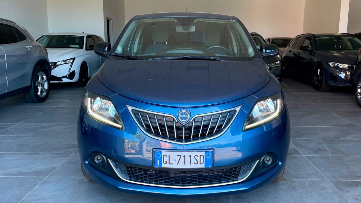 Lancia Ypsilon 1.0 FireFly 5 porte S&S Hybrid Gold Plus (2)