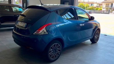 Lancia Ypsilon 1.0 FireFly 5 porte S&S Hybrid Gold Plus (6)