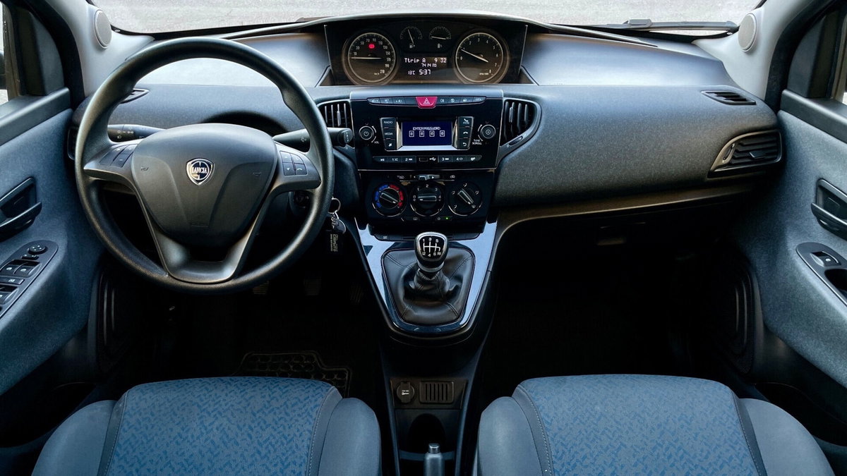 Lancia Ypsilon 1.0 FireFly 5 porte S&S Hybrid Gold Plus (7)