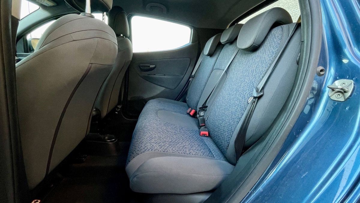 Lancia Ypsilon 1.0 FireFly 5 porte S&S Hybrid Gold Plus (9)