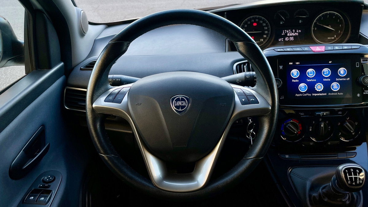 Lancia Ypsilon 1.0 FireFly 5 porte S&S Hybrid Ecochic Silver (15)