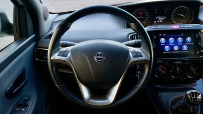 Lancia Ypsilon 1.0 FireFly 5 porte S&S Hybrid Ecochic Silver (15)