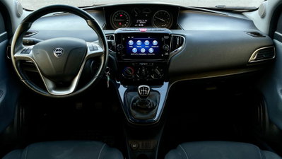 Lancia Ypsilon 1.0 FireFly 5 porte S&S Hybrid Ecochic Silver (7)