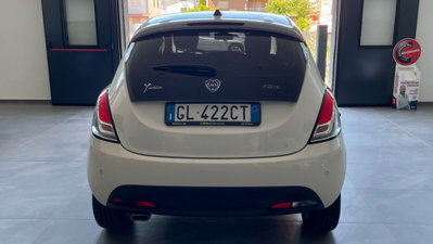 Lancia Ypsilon 1.0 FireFly 5 porte S&S Hybrid Ecochic Silver (5)