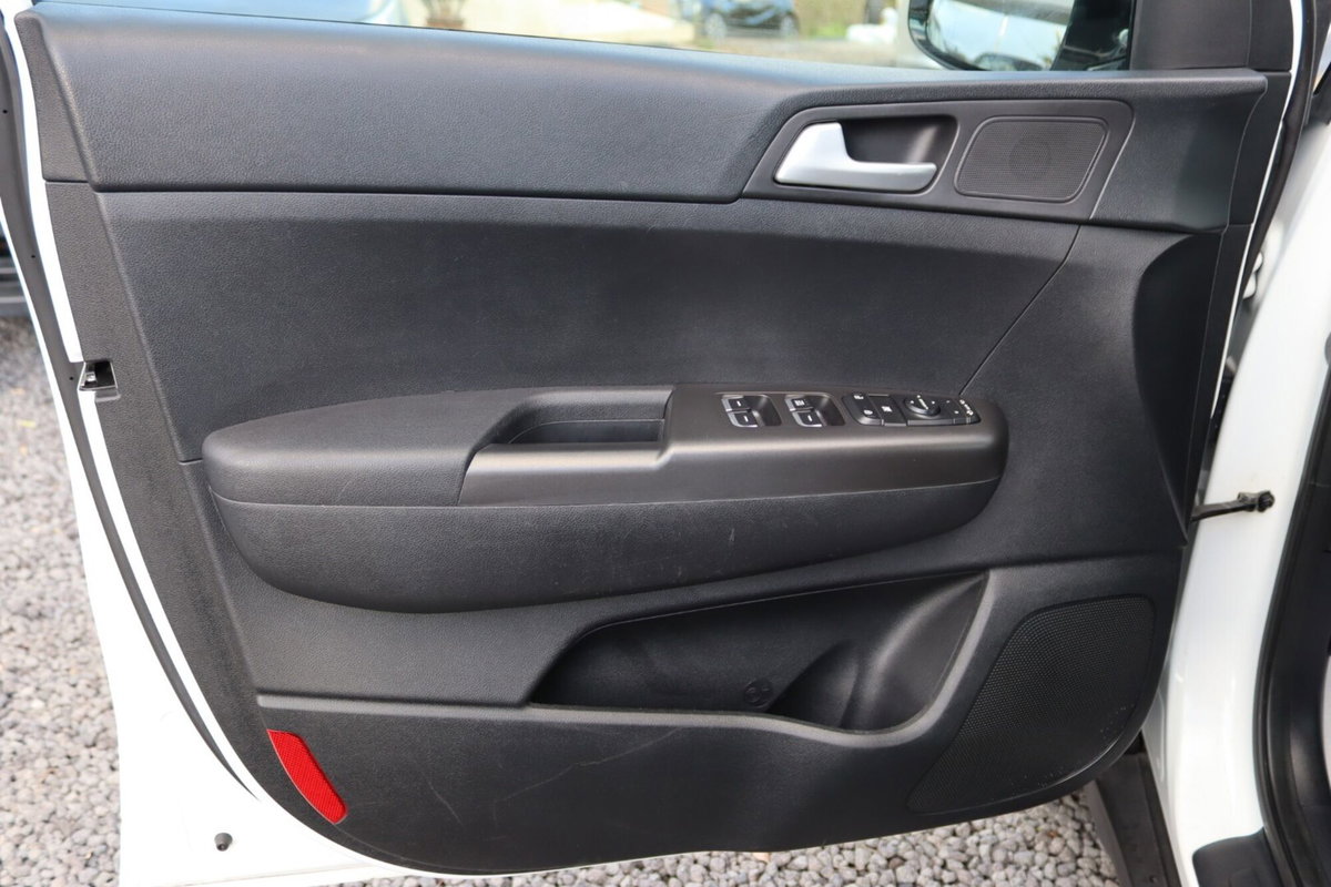 Kia Sportage 1.6 CRDI 115 CV 2WD Style (9)