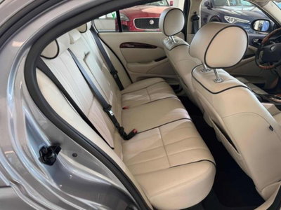 Jaguar S-Type 2.7 diesel V6 Executive (10)