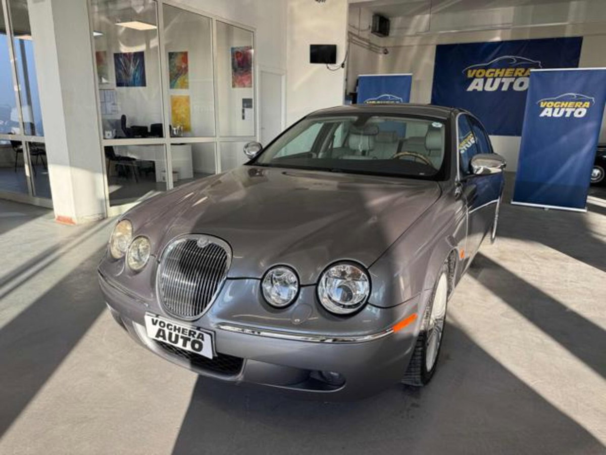 Jaguar S-Type 2.7 diesel V6 Executive (2)