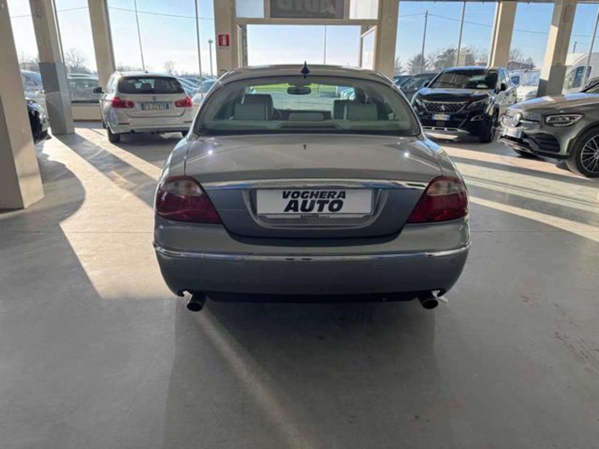 Jaguar S-Type 2.7 diesel V6 Executive (4)