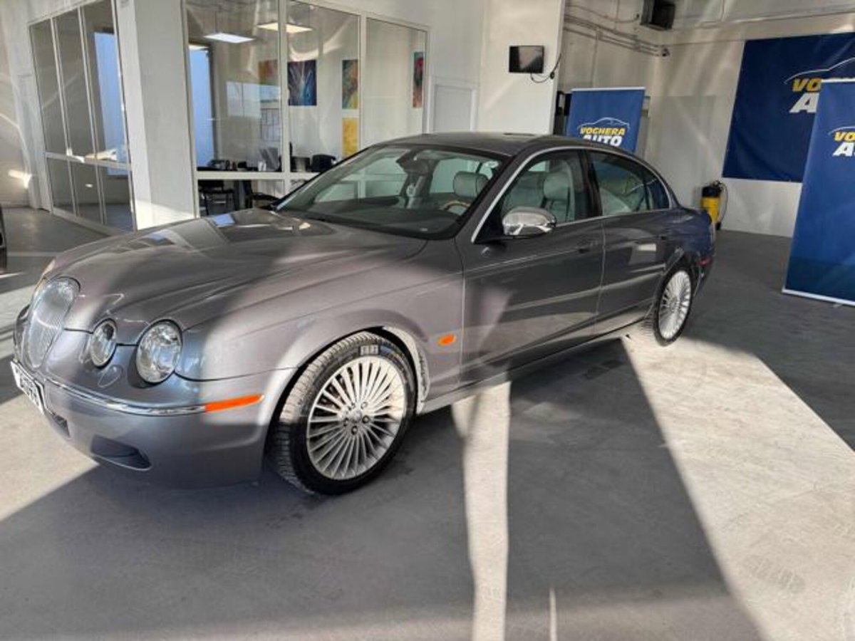 Jaguar S-Type 2.7 diesel V6 Executive (6)