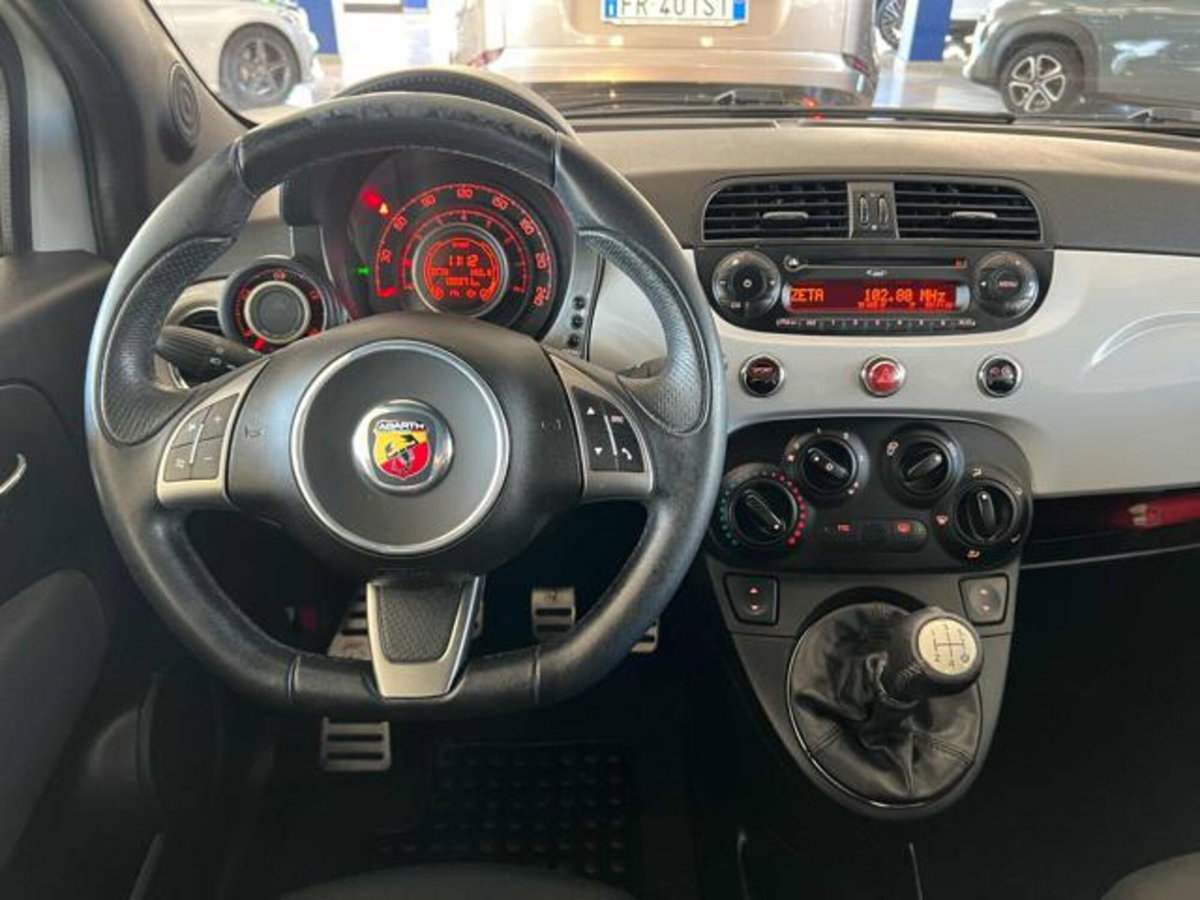 Abarth 500 1.4 Turbo T-Jet (11)