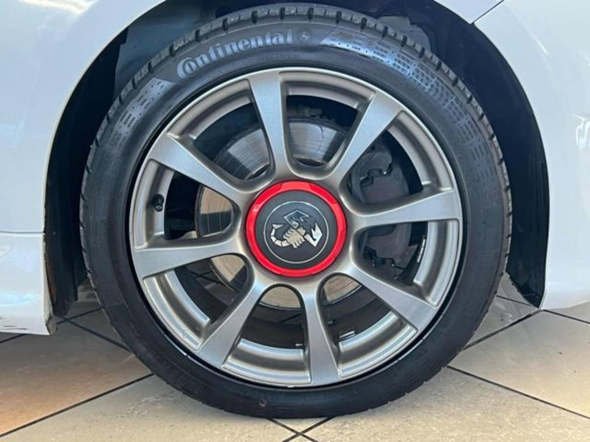 Abarth 500 1.4 Turbo T-Jet (14)