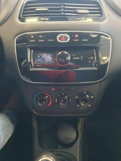 Fiat Punto 1.3 MJT II 75 CV 5 porte Young (12)