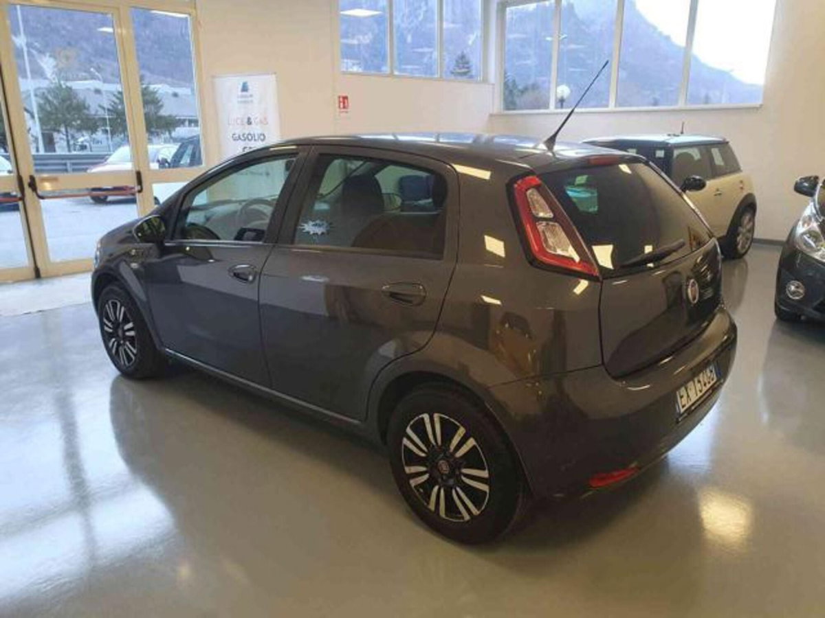 Fiat Punto 1.3 MJT II 75 CV 5 porte Young (4)