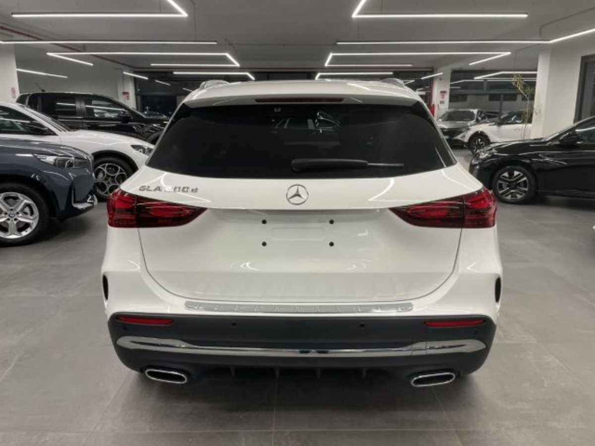 Mercedes-Benz GLA SUV 200 d AMG Line Premium Plus 4matic auto (5)