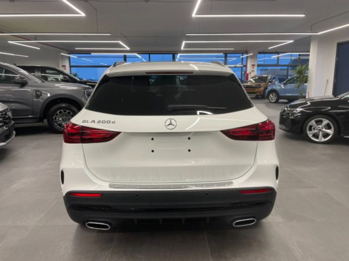 Mercedes-Benz GLA SUV 200 d AMG Line Premium Plus 4matic auto (4)
