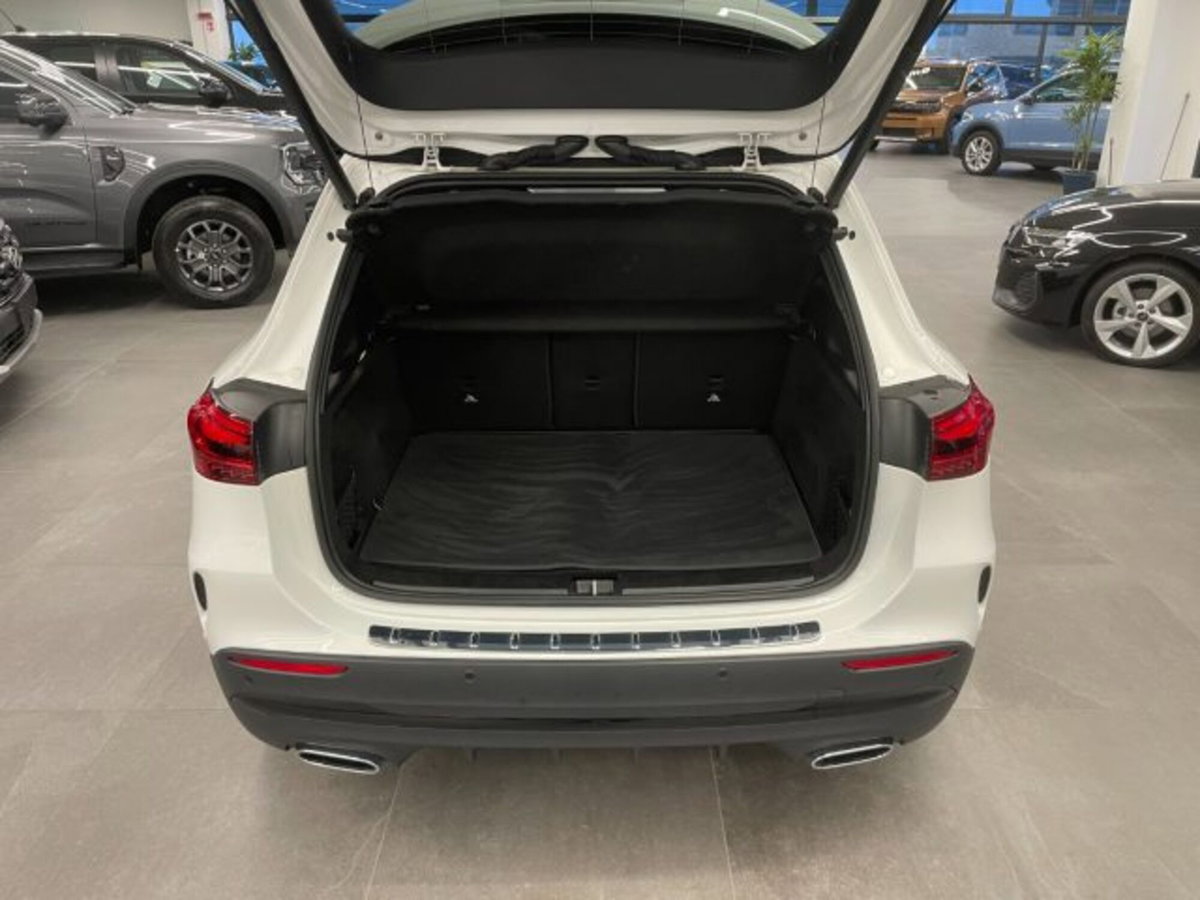 Mercedes-Benz GLA SUV 200 d AMG Line Premium Plus 4matic auto (6)