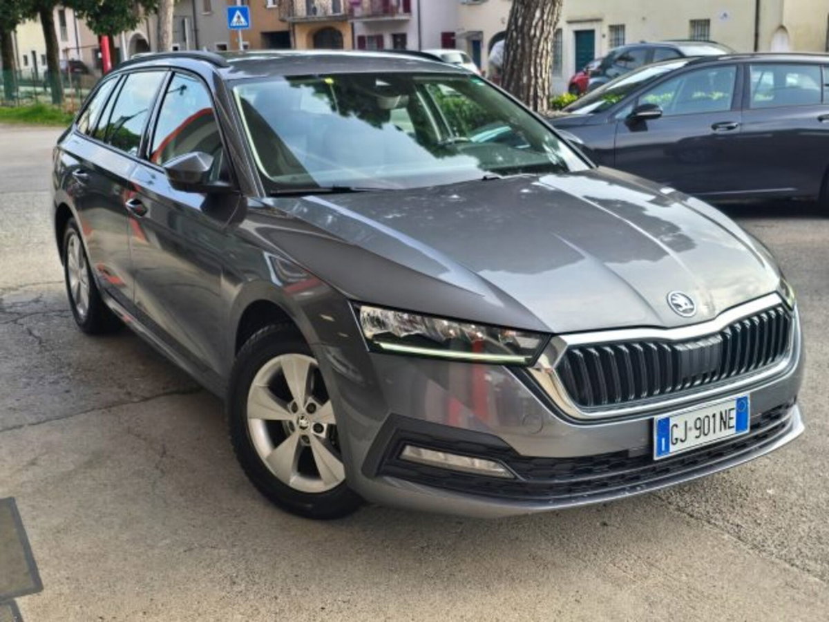 Skoda Octavia Station Wagon 2.0 TDI EVO SCR DSG Wagon Executive (12)