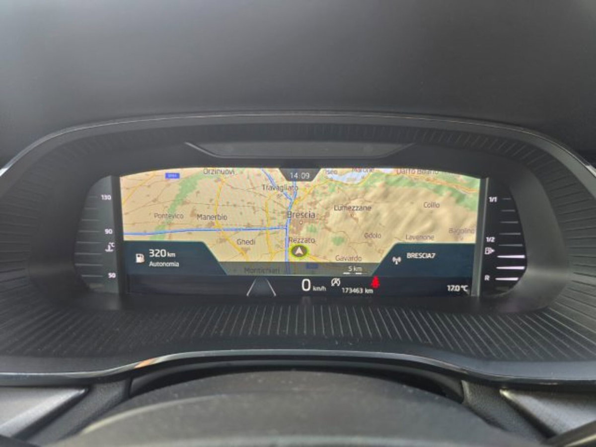 Skoda Octavia Station Wagon 2.0 TDI EVO SCR DSG Wagon Executive (4)