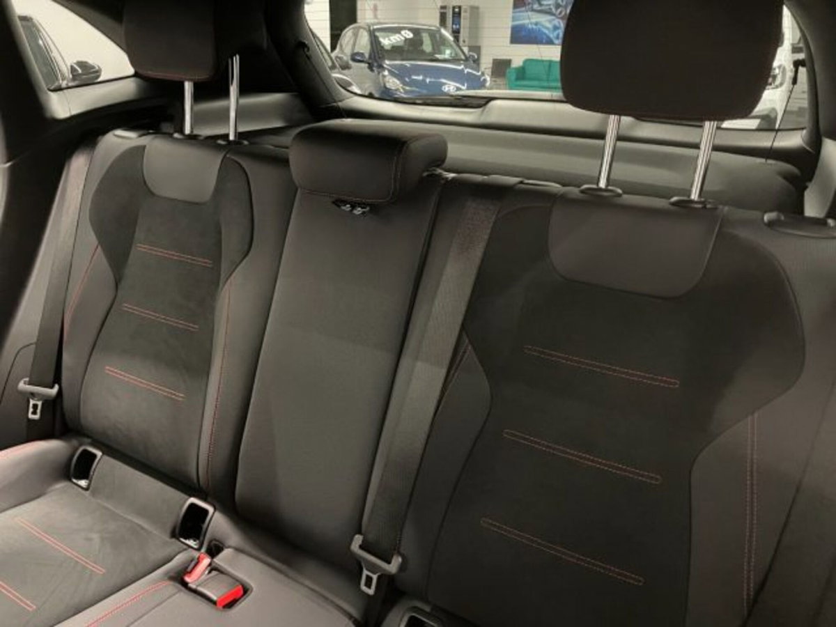 Mercedes-Benz GLA SUV 200 d AMG Line Premium Plus 4matic auto (13)