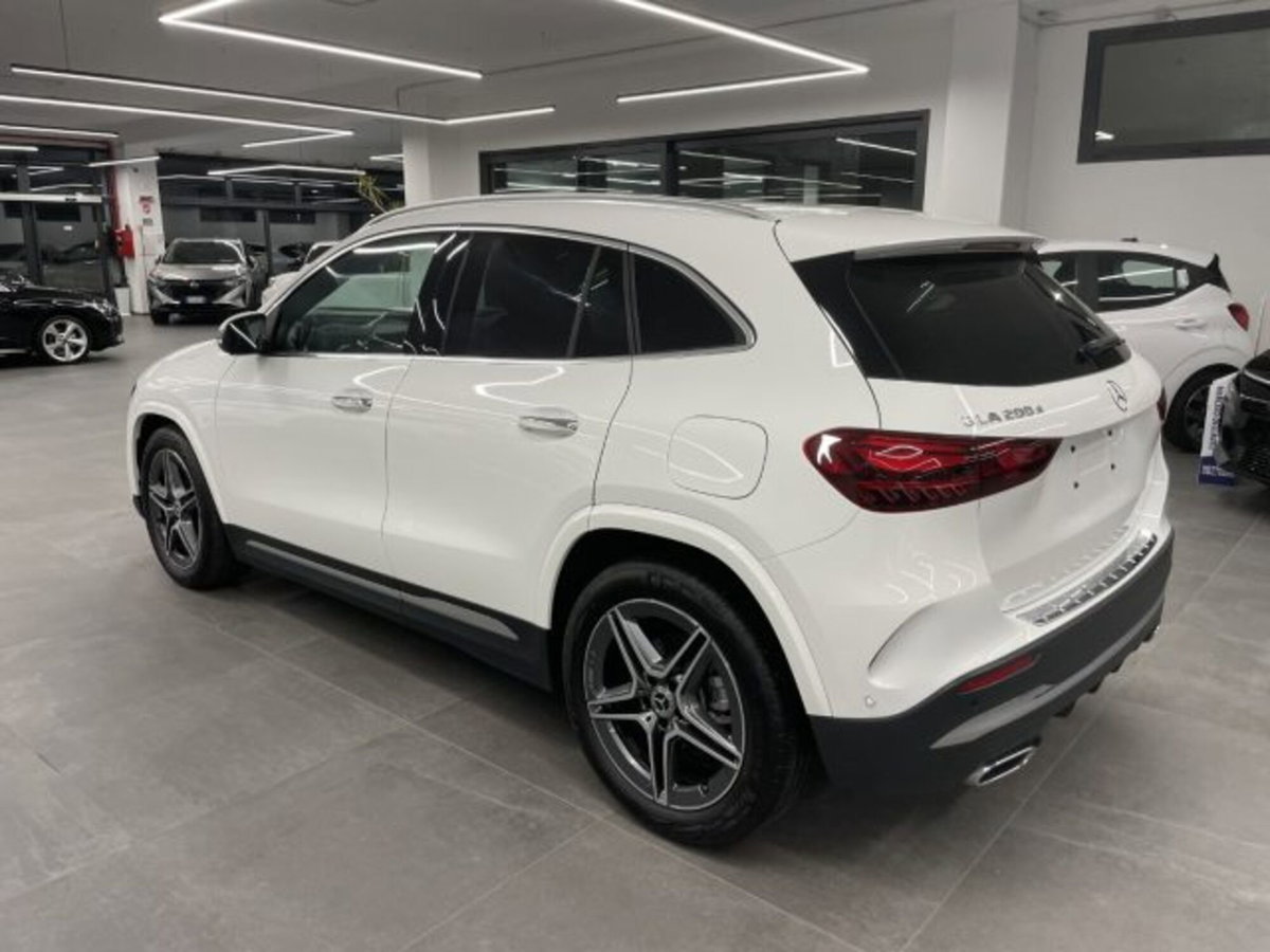 Mercedes-Benz GLA SUV 200 d AMG Line Premium Plus 4matic auto (19)