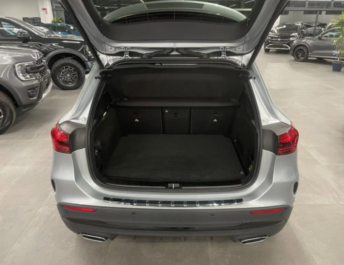 Mercedes-Benz GLA SUV 200 d AMG Line Premium Plus 4matic auto (13)