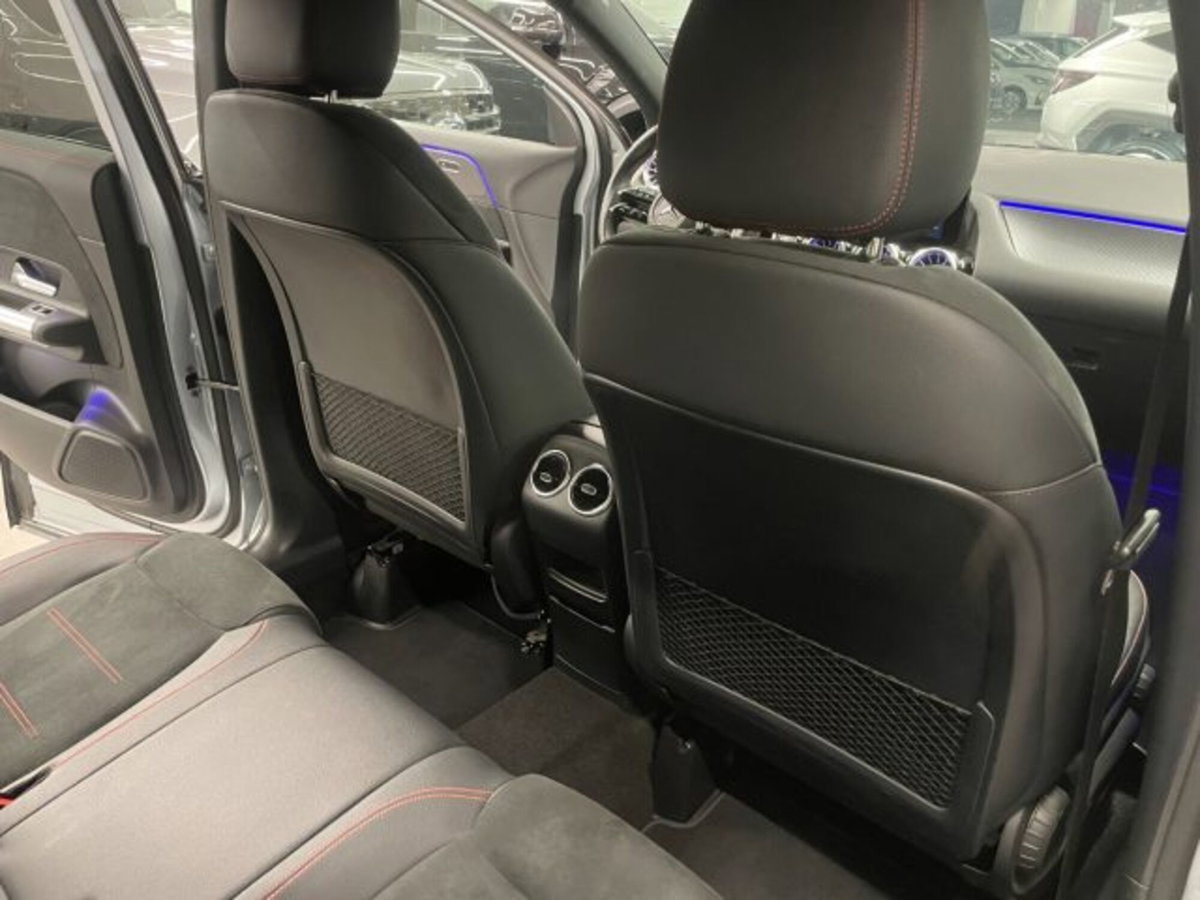 Mercedes-Benz GLA SUV 200 d AMG Line Premium Plus 4matic auto (17)