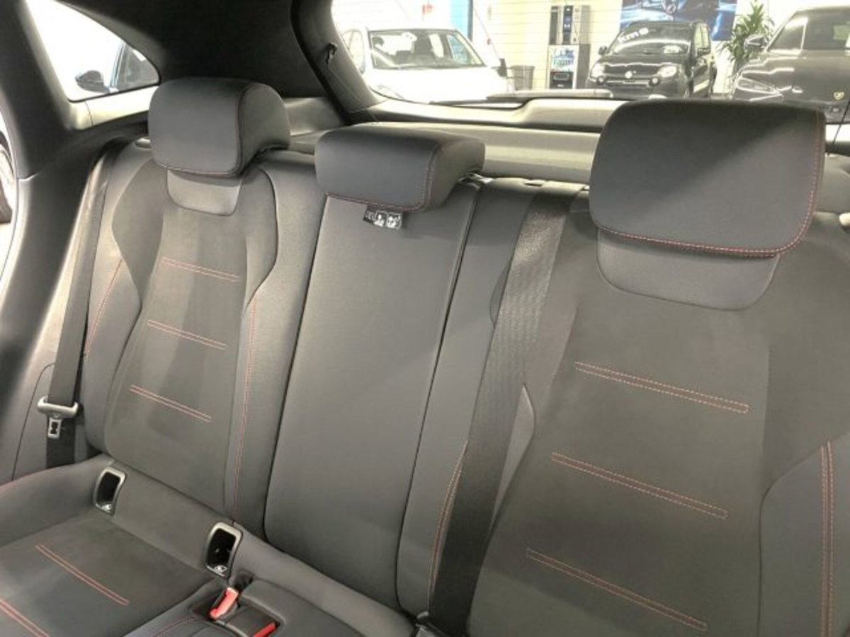 Mercedes-Benz GLA SUV 200 d AMG Line Premium Plus 4matic auto (17)