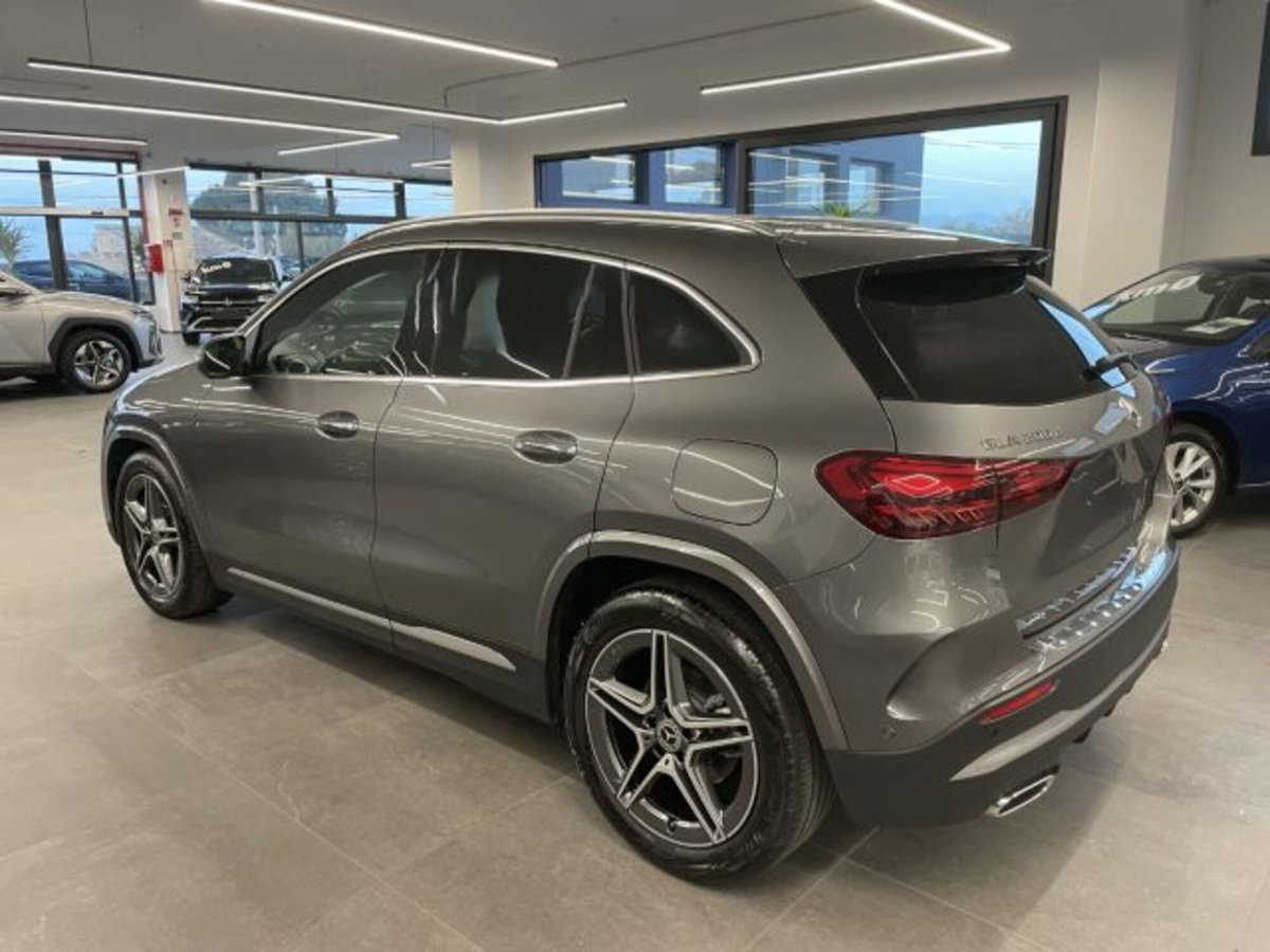 Mercedes-Benz GLA SUV 200 d AMG Line Premium Plus 4matic auto (18)