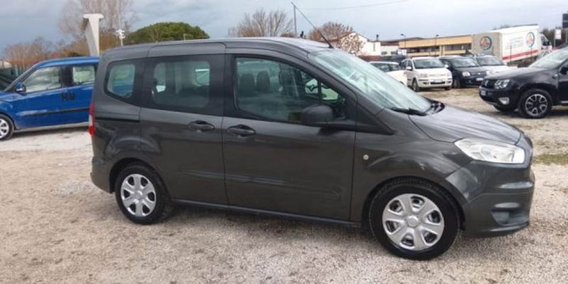 Ford Tourneo Courier 1.5 TDCI 75 CV Titanium