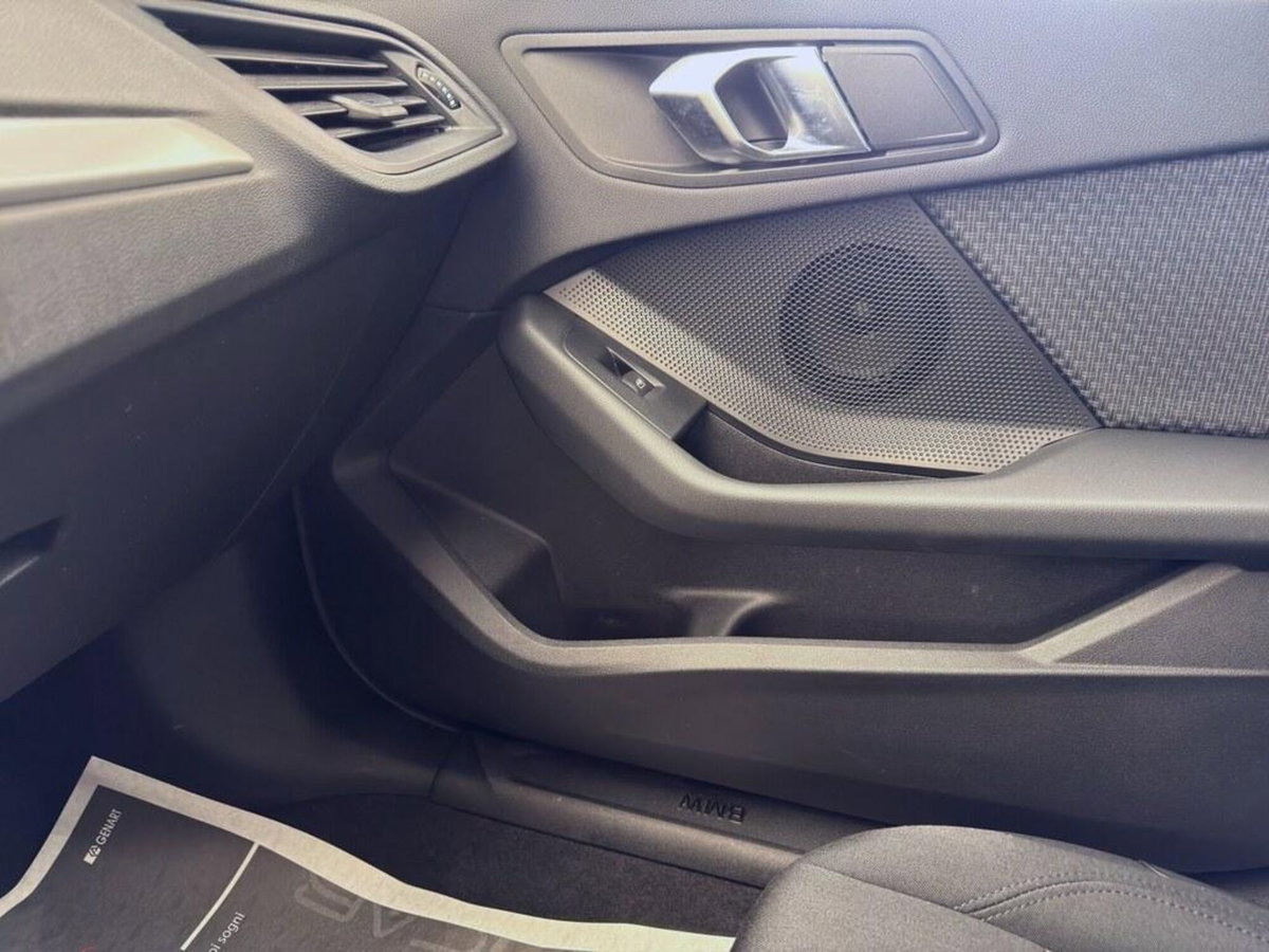BMW Serie 1 116d auto (15)