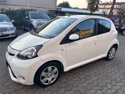 Toyota Aygo 1.0 12V VVT-i 5 porte Lounge Connect MMT usata