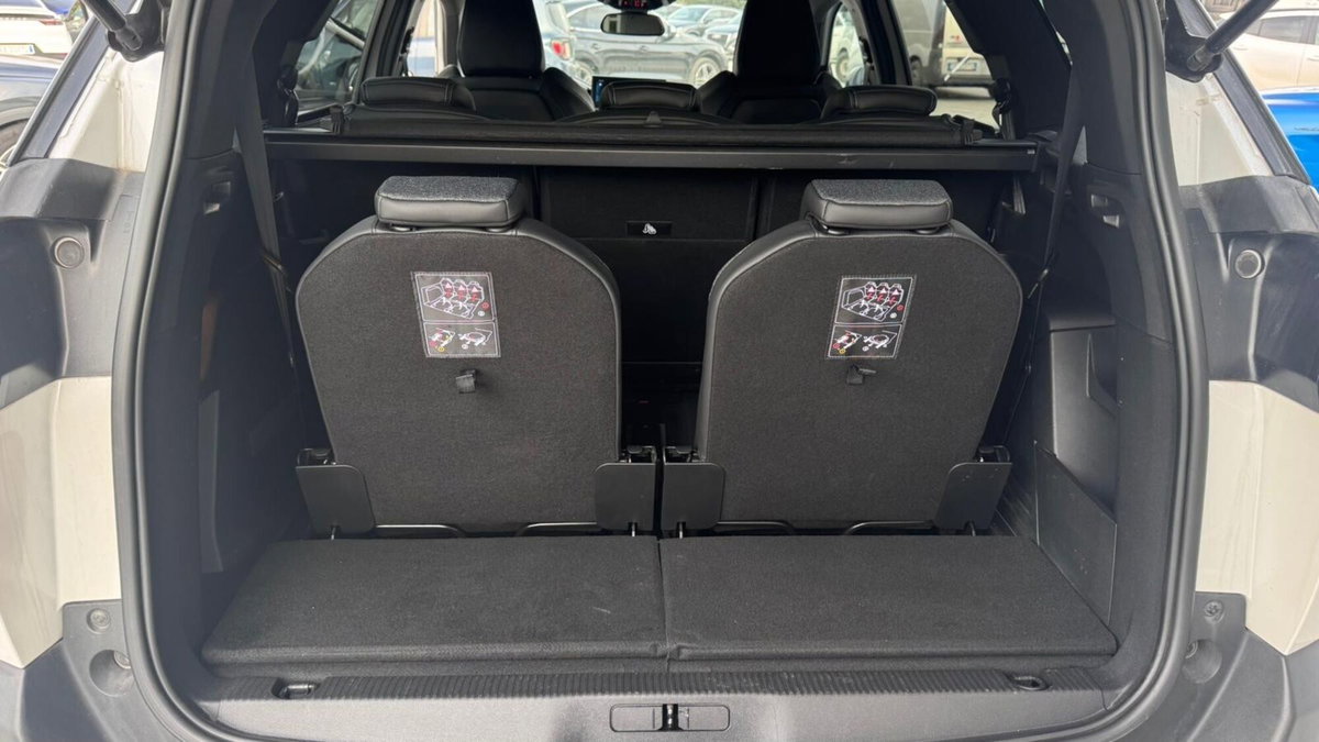 Peugeot 5008 1.5 bluehdi Allure Pack s&s 130cv eat8 (14)