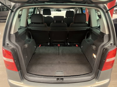 Volkswagen Touran TDI DPF Highline (12)
