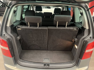 Volkswagen Touran TDI DPF Highline (13)