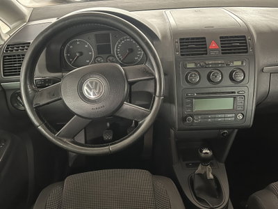 Volkswagen Touran TDI DPF Highline (16)