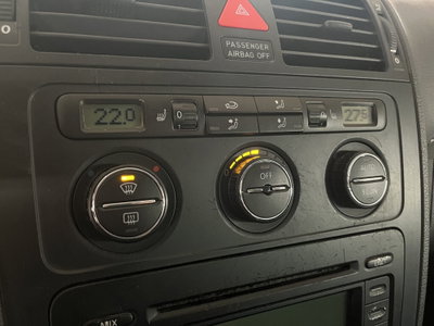 Volkswagen Touran TDI DPF Highline (17)