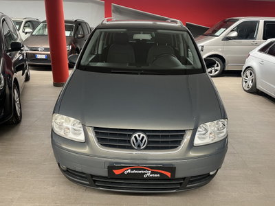 Volkswagen Touran TDI DPF Highline (2)