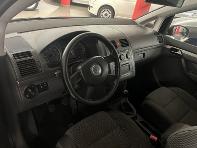 Volkswagen Touran TDI DPF Highline (7)