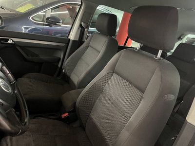 Volkswagen Touran TDI DPF Highline (8)