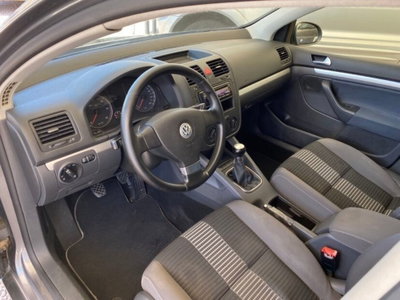 Volkswagen Golf 1.9 TDI DPF 4mot. 5p. Sportline (18)