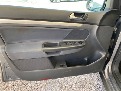 Volkswagen Golf 1.9 TDI DPF 4mot. 5p. Sportline (20)