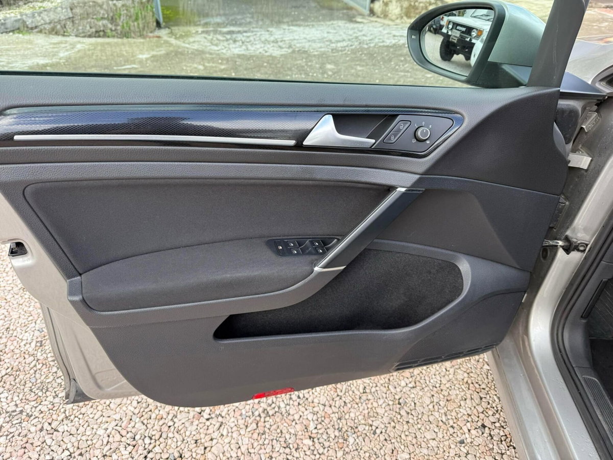 Volkswagen Golf 1.6 TDI 110 CV 5p. Highline BlueMotion Technology (18)