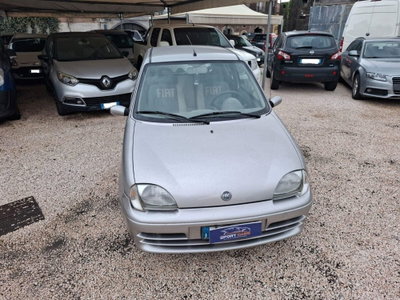 Fiat 600 1.1 Active (2)