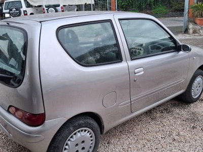 Fiat 600 1.1 Active (6)