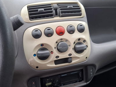 Fiat 600 1.1 Active (7)