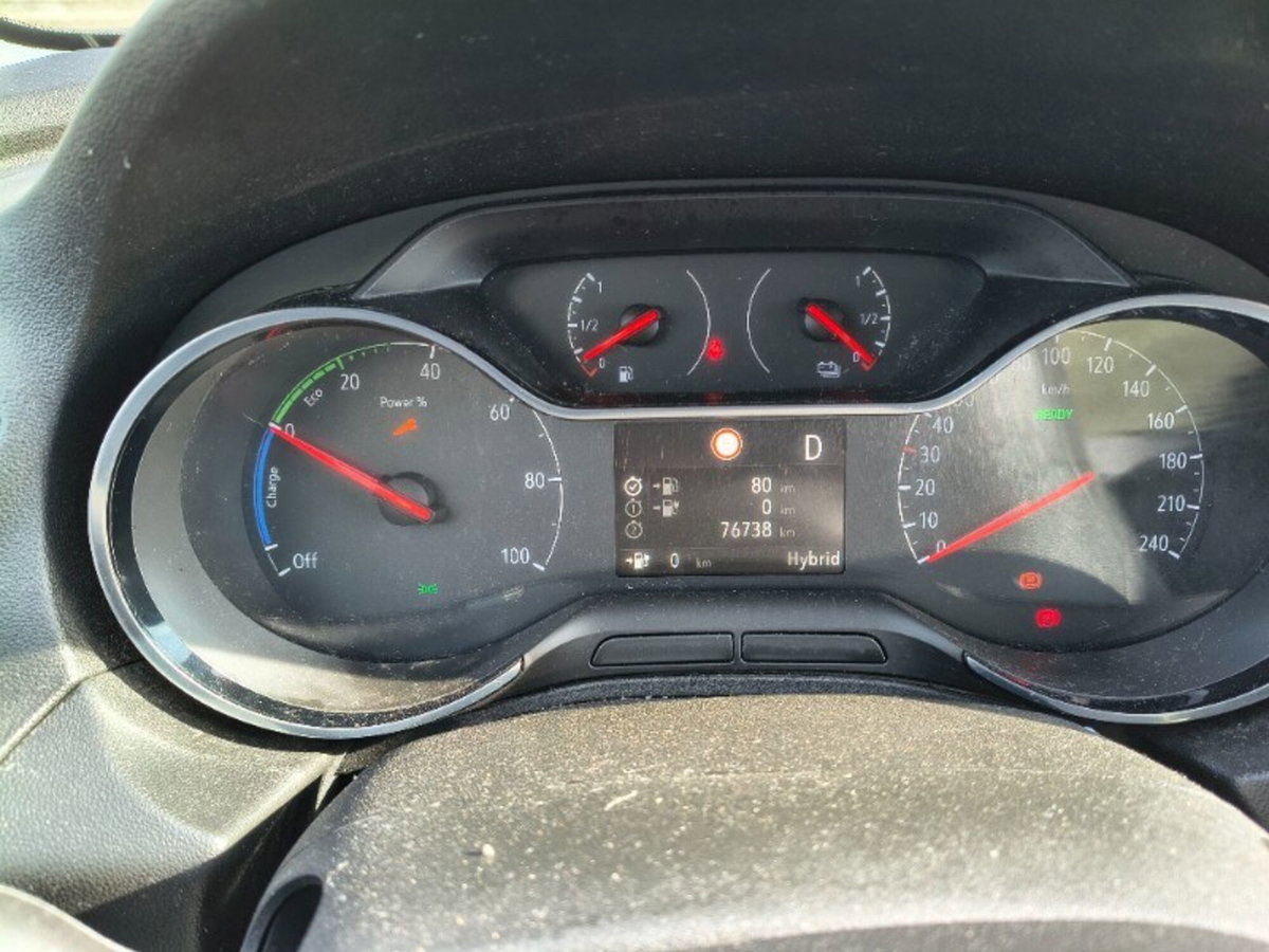 Opel Grandland X 1.6 Hybrid4 Plug-in aut. AWD (11)