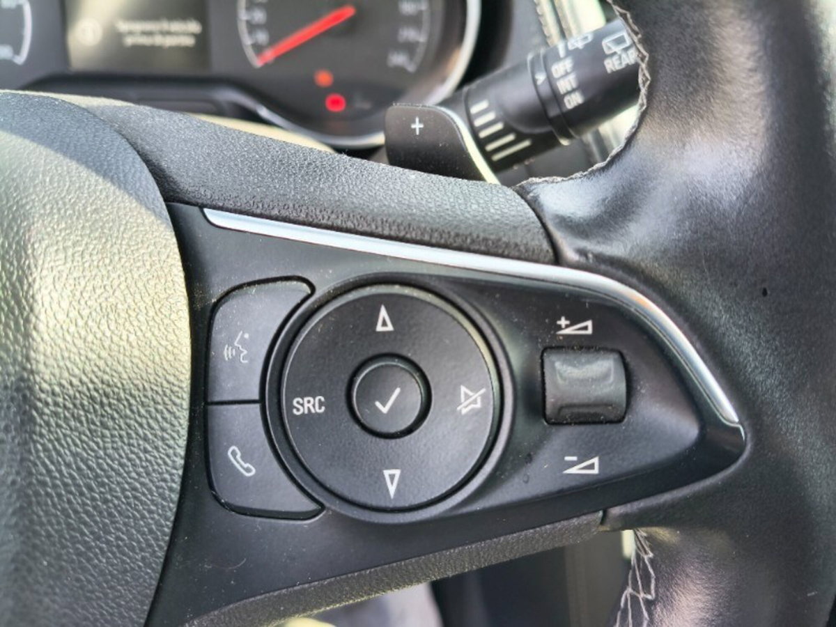 Opel Grandland X 1.6 Hybrid4 Plug-in aut. AWD (17)
