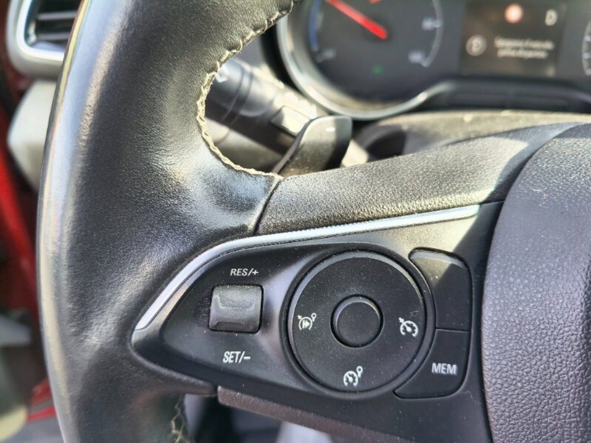 Opel Grandland X 1.6 Hybrid4 Plug-in aut. AWD (18)