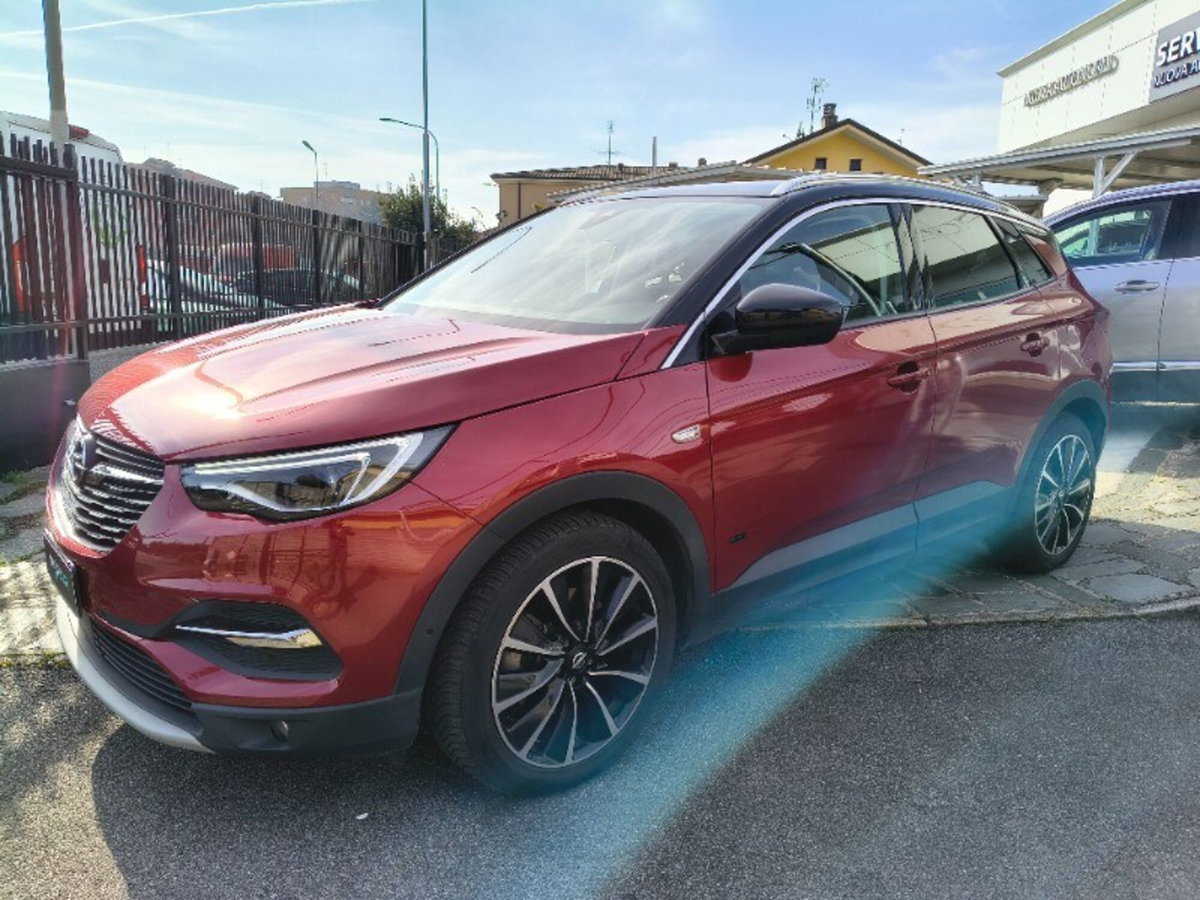 Opel Grandland X 1.6 Hybrid4 Plug-in aut. AWD (2)