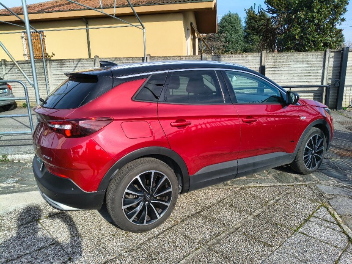 Opel Grandland X 1.6 Hybrid4 Plug-in aut. AWD (4)
